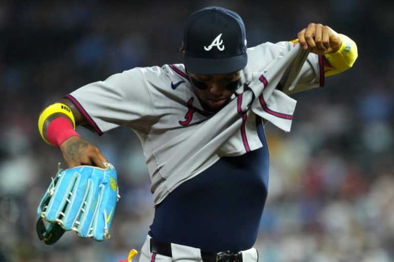 Braves star pulled from game after experiencing Achilles tightness