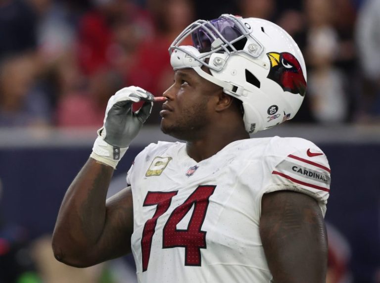 NFL players not banned from using smelling salts, NFLPA says