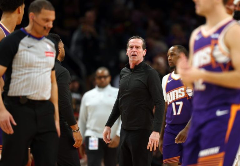 Cavaliers coach receives hefty fine for interaction with NBA official