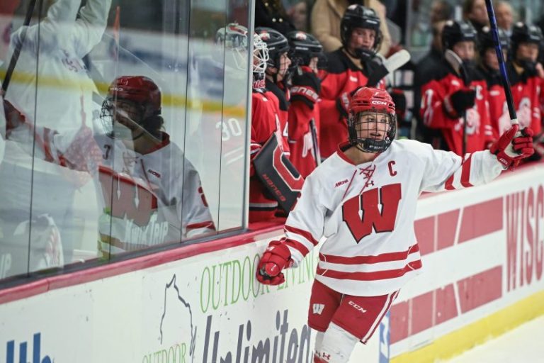 This women’s college hockey team barely stayed atop the power rankings